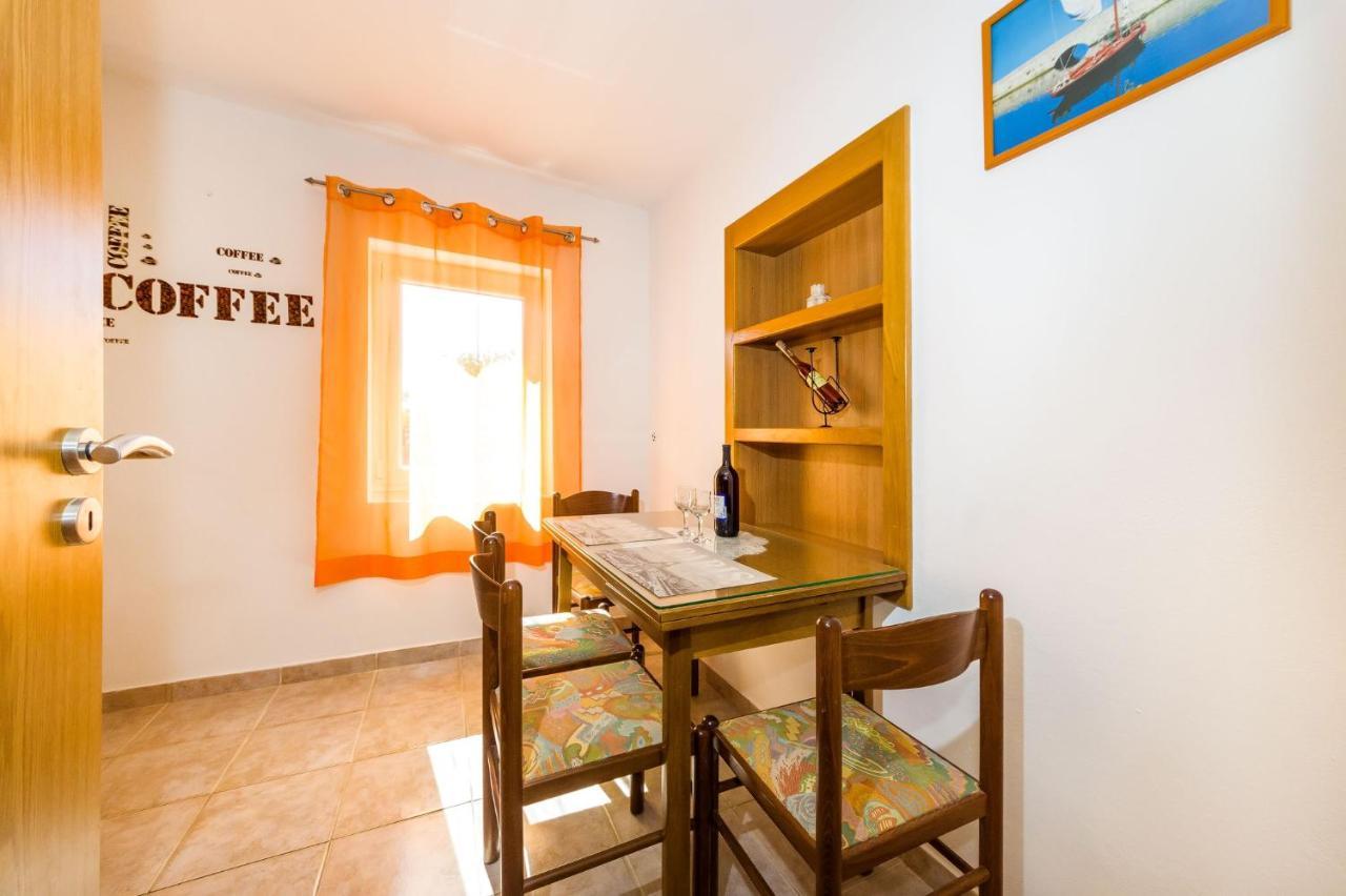 Apartments With A Parking Space Nin, Zadar - 10414 Bagian luar foto